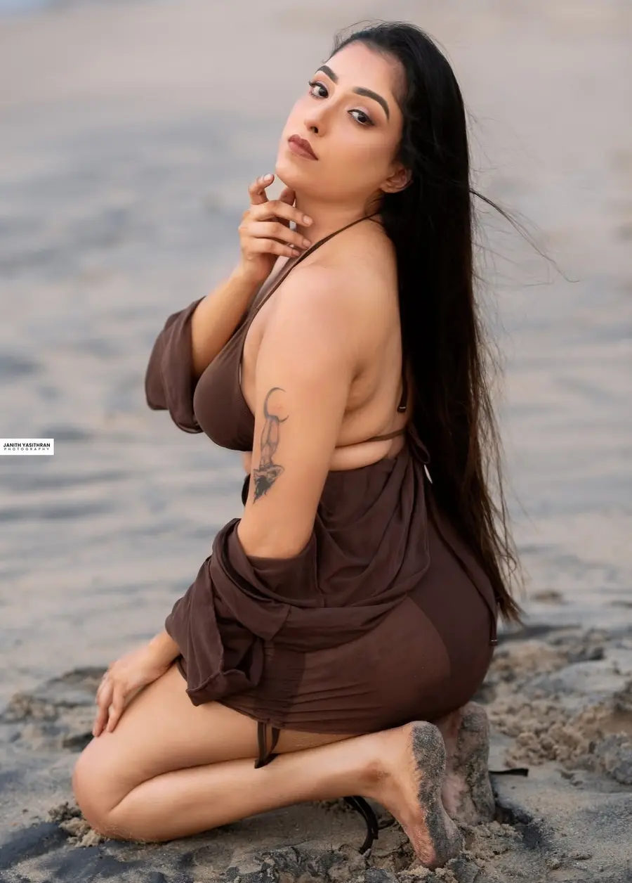 Rukshila Fernando Rukshila Fernando - Brown Sands – Beach Glamour photoshoot photo 19