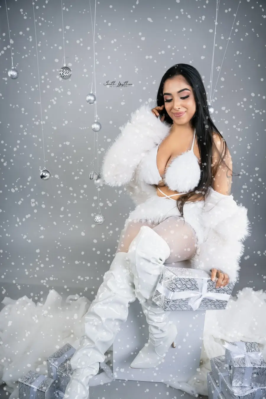 Rukshila Fernando Rukshila Fernando – Winter Glam Christmas Fantasy photoshoot photo 01