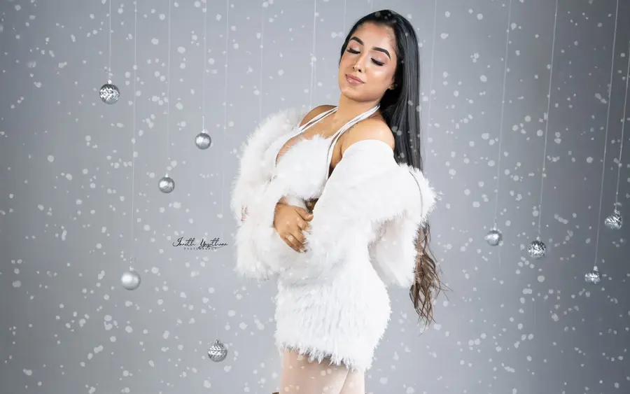 Rukshila Fernando Rukshila Fernando – Winter Glam Christmas Fantasy photoshoot photo 03
