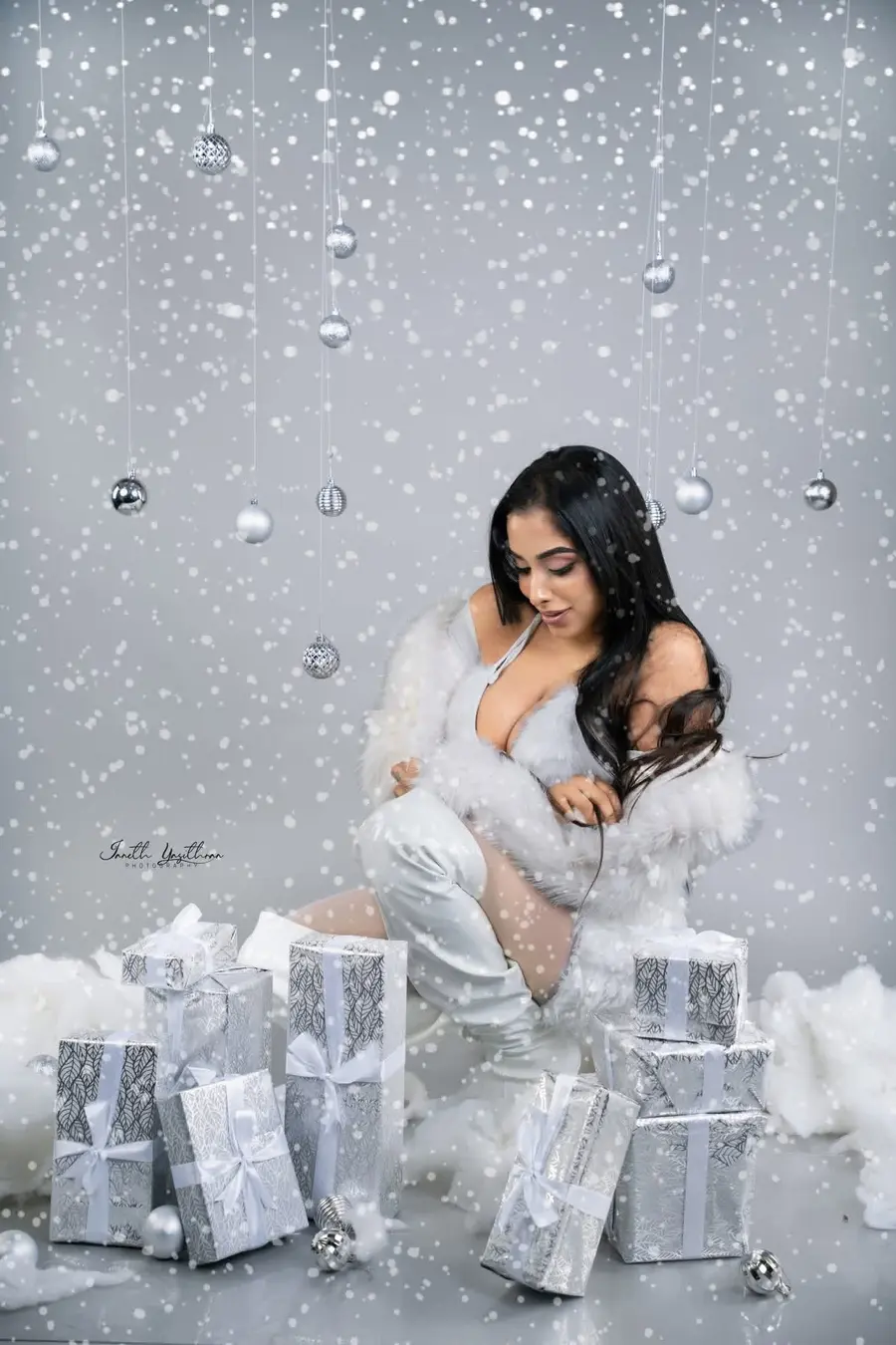 Rukshila Fernando Rukshila Fernando – Winter Glam Christmas Fantasy photoshoot photo 04