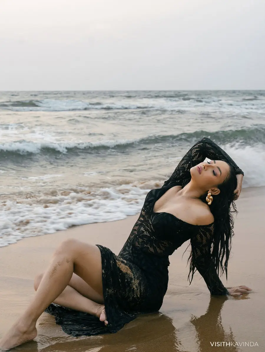 Teena Shanell Fernando Beach Shoot photoshoot in Sri Lanka photographed by Visith Kavinda Portfolio image 03