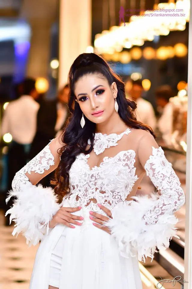 Teena Shanell Fernando Glamour photoshoot in Sri Lanka image 04