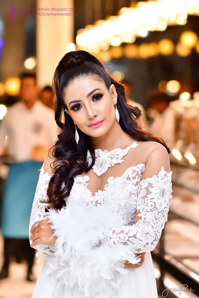 Teena Shanell Fernando Glamour photoshoot in Sri Lanka image 16
