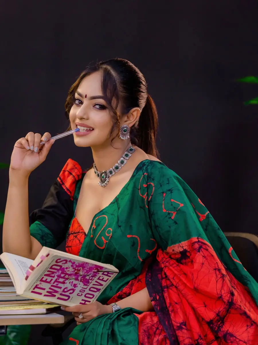 Geethma Bandara Traditional Elegance – Geethma Bandara Saree Portrait photoshoot photo 05