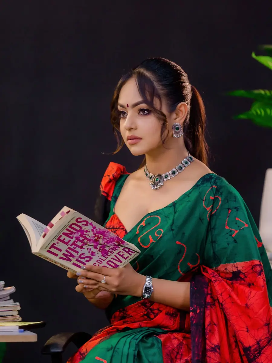 Geethma Bandara Traditional Elegance – Geethma Bandara Saree Portrait photoshoot photo 07
