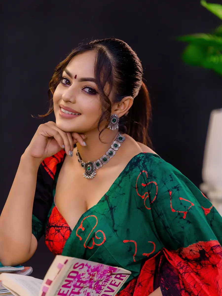 Geethma Bandara Traditional Elegance – Geethma Bandara Saree Portrait photoshoot photo 08