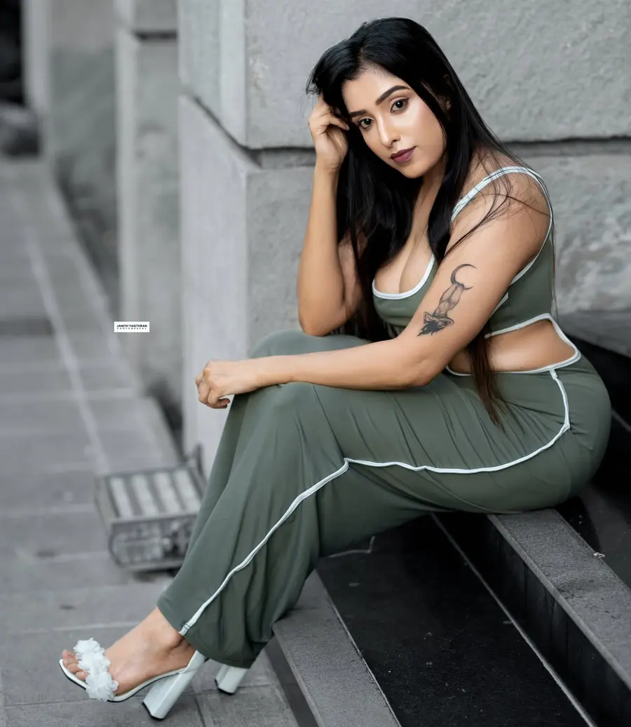 Rukshila Fernando Urban Elegance – Rukshila Fernando Glamour Shoot photoshoot photo 16